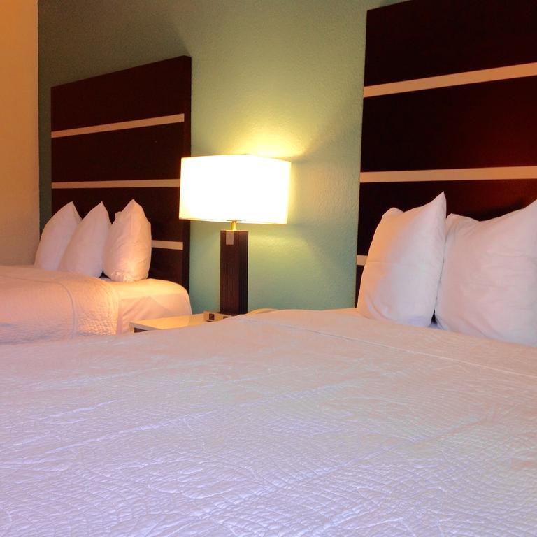 Americas Best Value Inn New London Mystic Bilik gambar