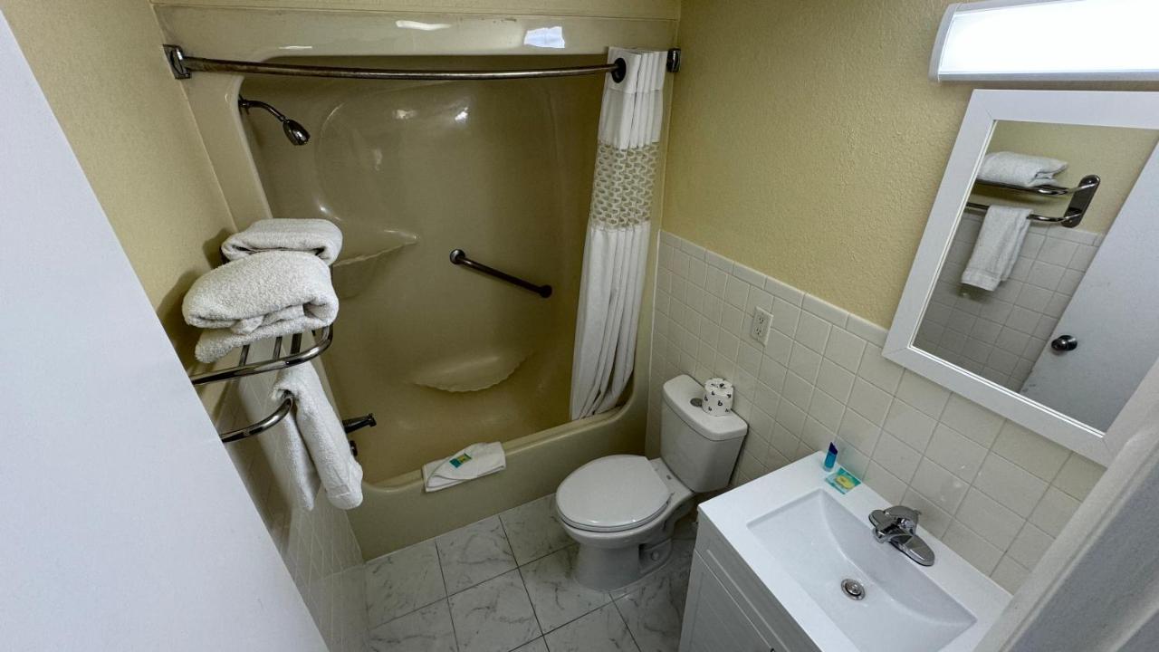 Americas Best Value Inn New London Mystic Luaran gambar